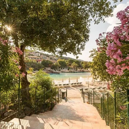 Les Restanques 103 Plein Centre Grimaud
